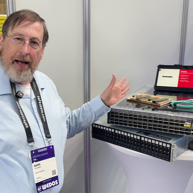 Keith Swindell presenting the Celestica SC6100 2U storage controller